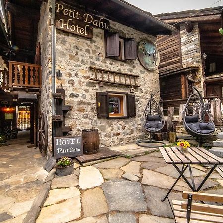 Hotel Petit Dahu - Chambres Et Restaurant コー​​ニュ エクステリア 写真