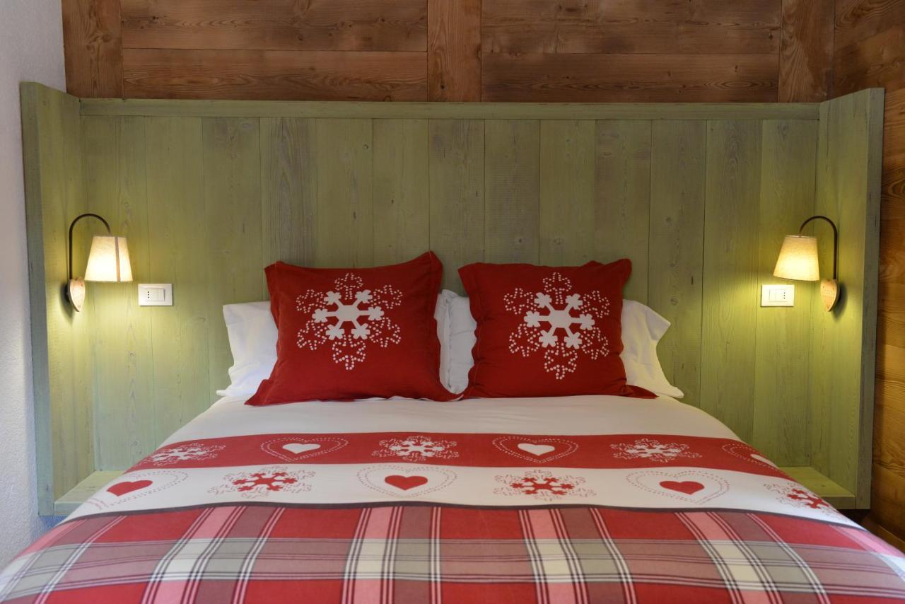 Hotel Petit Dahu - Chambres Et Restaurant コー​​ニュ エクステリア 写真