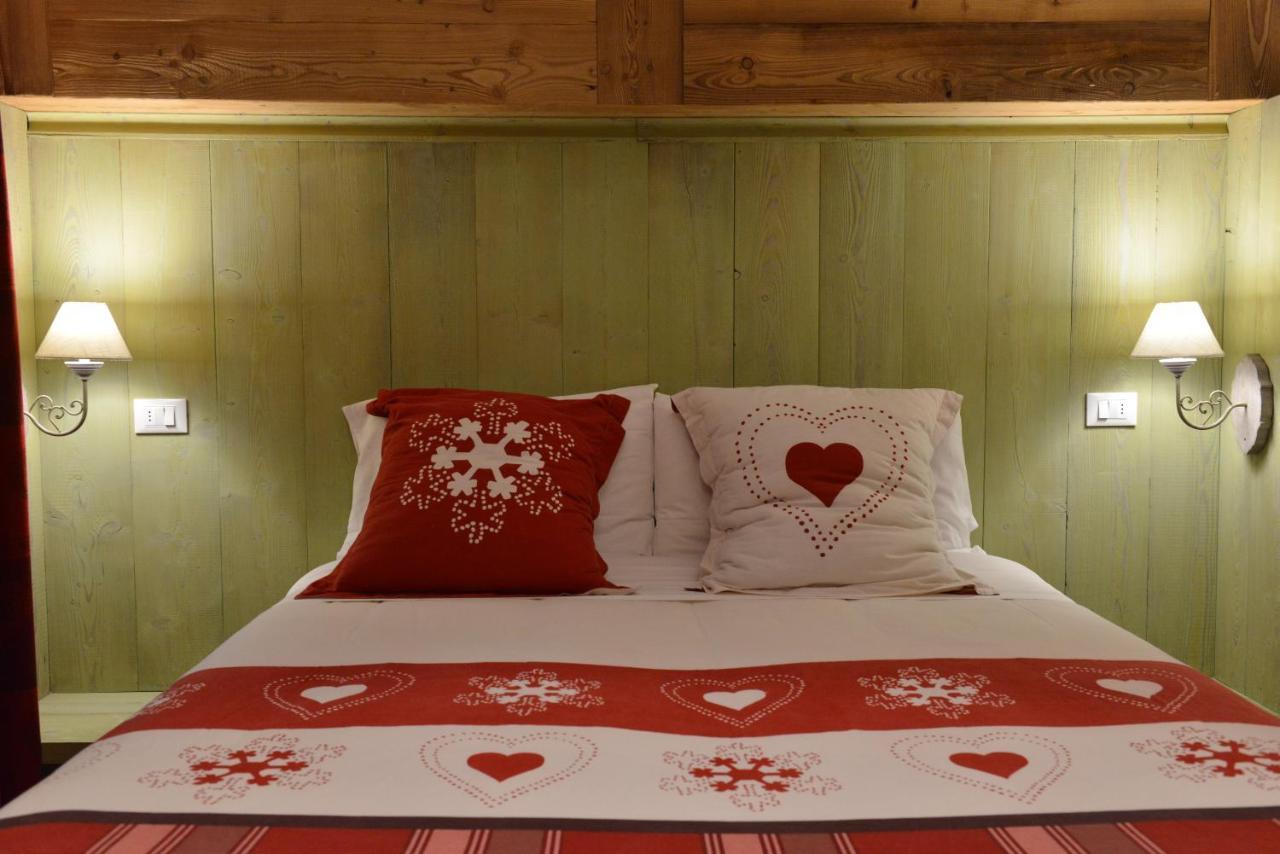 Hotel Petit Dahu - Chambres Et Restaurant コー​​ニュ エクステリア 写真