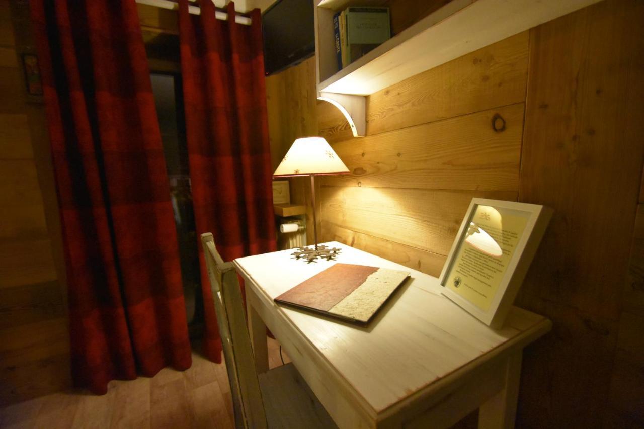Hotel Petit Dahu - Chambres Et Restaurant コー​​ニュ エクステリア 写真
