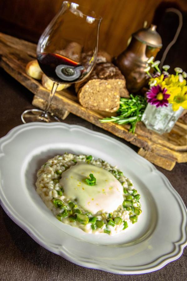 Hotel Petit Dahu - Chambres Et Restaurant コー​​ニュ エクステリア 写真