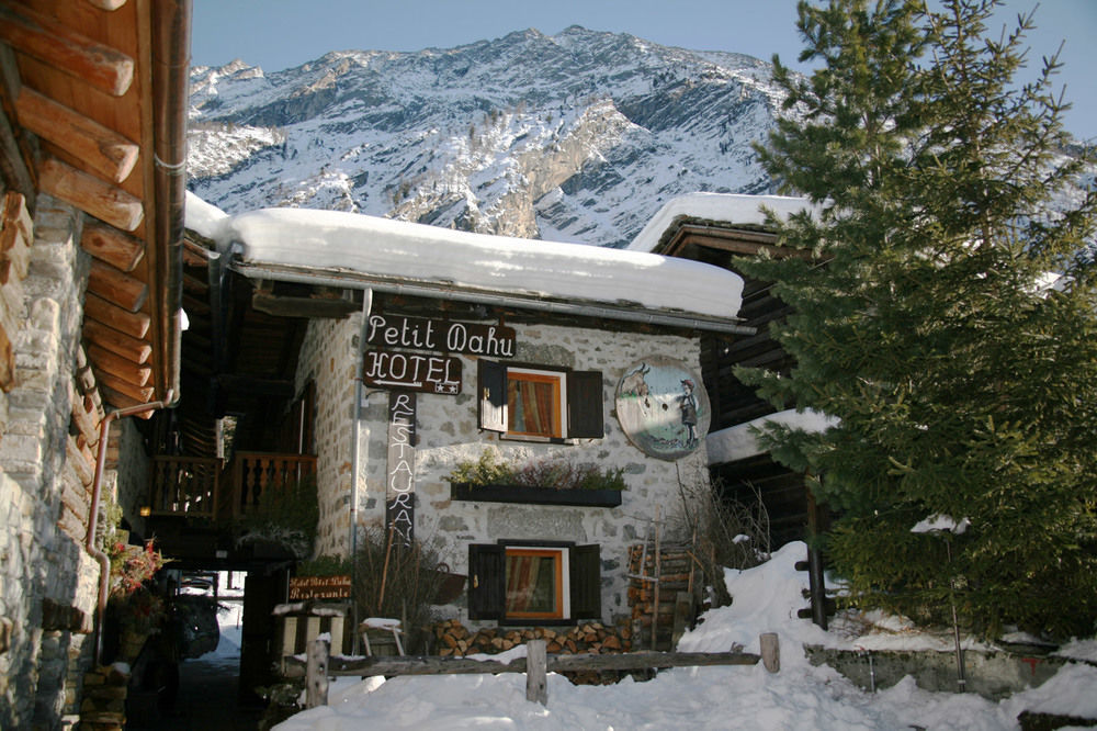 Hotel Petit Dahu - Chambres Et Restaurant コー​​ニュ エクステリア 写真