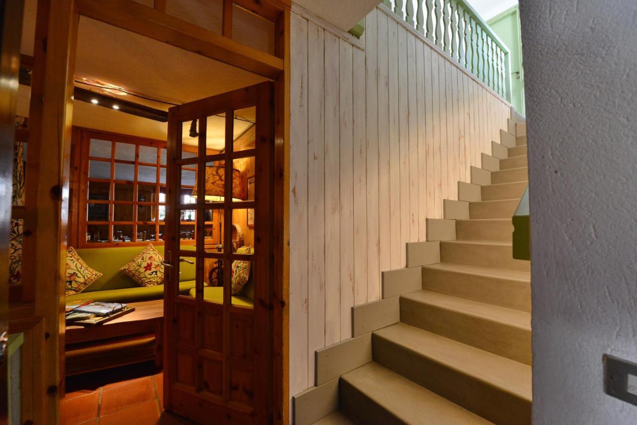 Hotel Petit Dahu - Chambres Et Restaurant コー​​ニュ エクステリア 写真